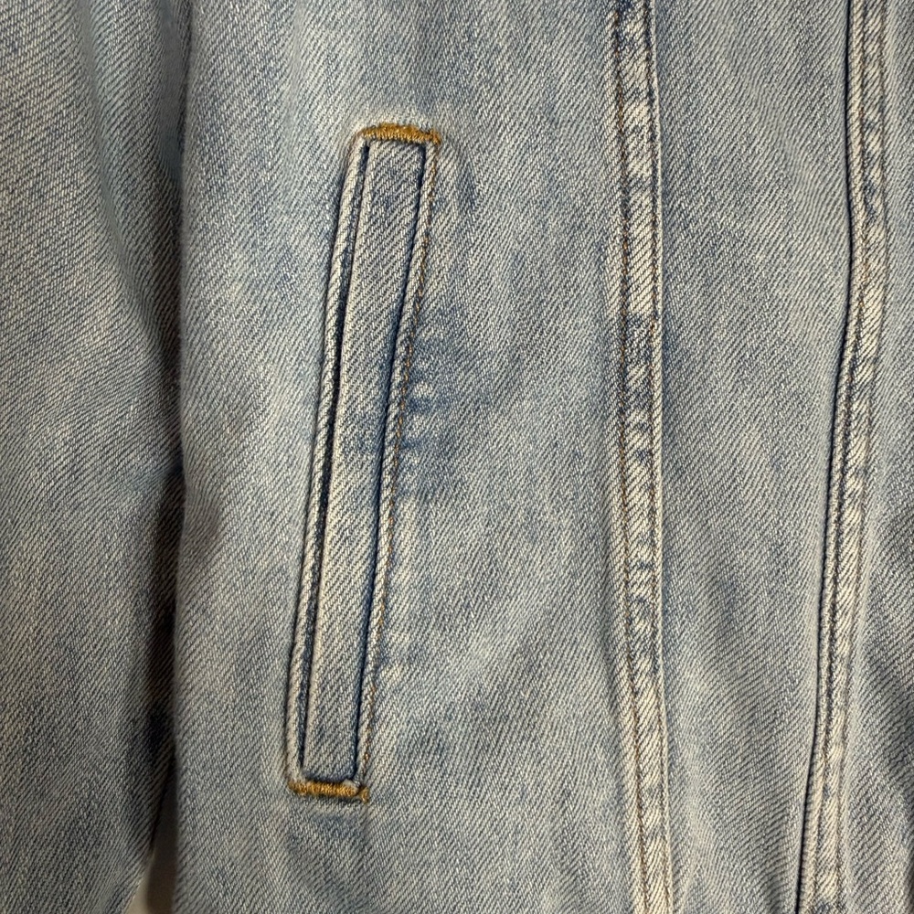 GAP Light Blue Denim Trucker‎ Jacket - Picture 5 of 13